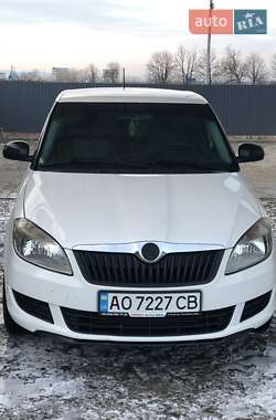 Хэтчбек Skoda Fabia 2012 в 
