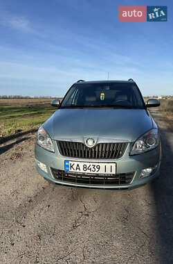 Універсал Skoda Fabia 2010 в Стоянці