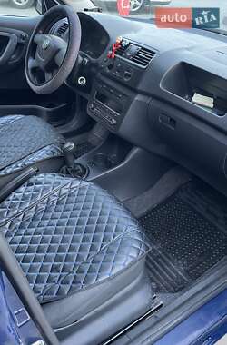 Хэтчбек Skoda Fabia 2010 в 