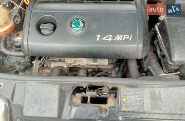 Хэтчбек Skoda Fabia 2003 в 