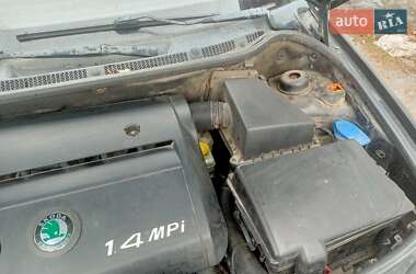 Хэтчбек Skoda Fabia 2003 в 
