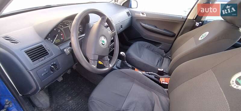 Хэтчбек Skoda Fabia 2004 в Ирпене