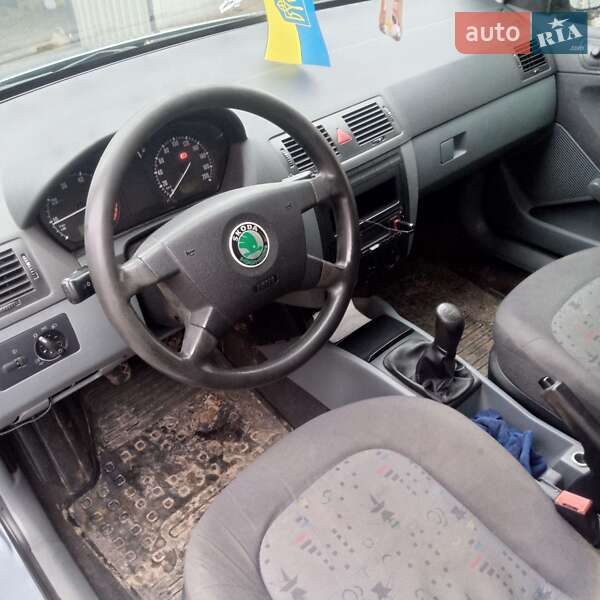 Седан Skoda Fabia 2002 в Липовці