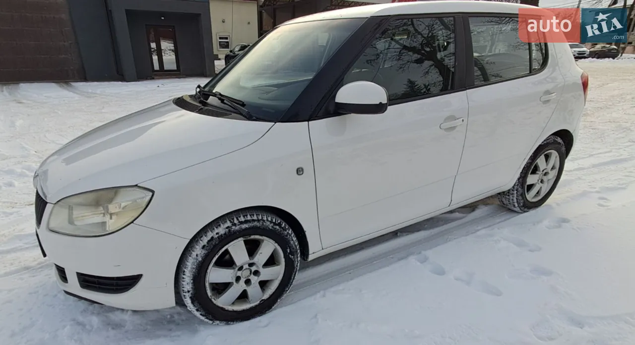 2010 Skoda Fabia - мініатюра 24