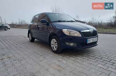 Хэтчбек Skoda Fabia 2012 в 