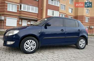 Хэтчбек Skoda Fabia 2012 в 