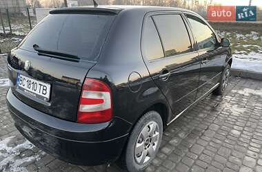 Хэтчбек Skoda Fabia 2004 в Львове