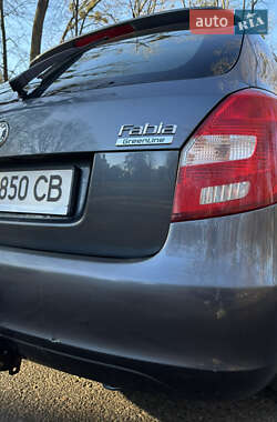 Універсал Skoda Fabia 2010 в Чернівцях