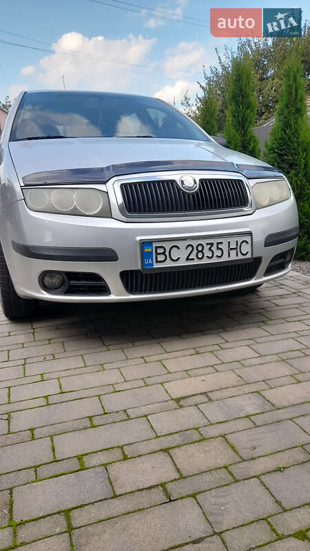 Хэтчбек Skoda Fabia 2006 в 