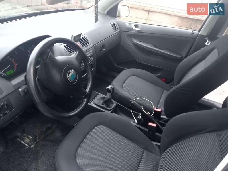 Седан Skoda Fabia 2005 в Тернополі