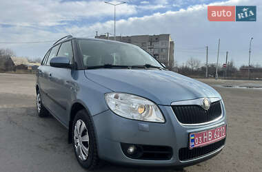 Універсал Skoda Fabia 2010 в Житомирі