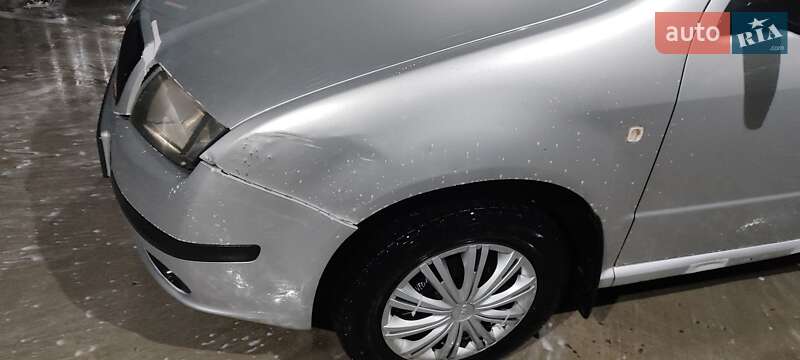 Хетчбек Skoda Fabia 2006 в Дрогобичі