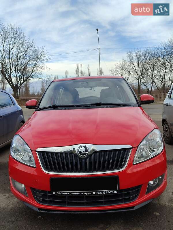 Хэтчбек Skoda Fabia 2013 в Луцке