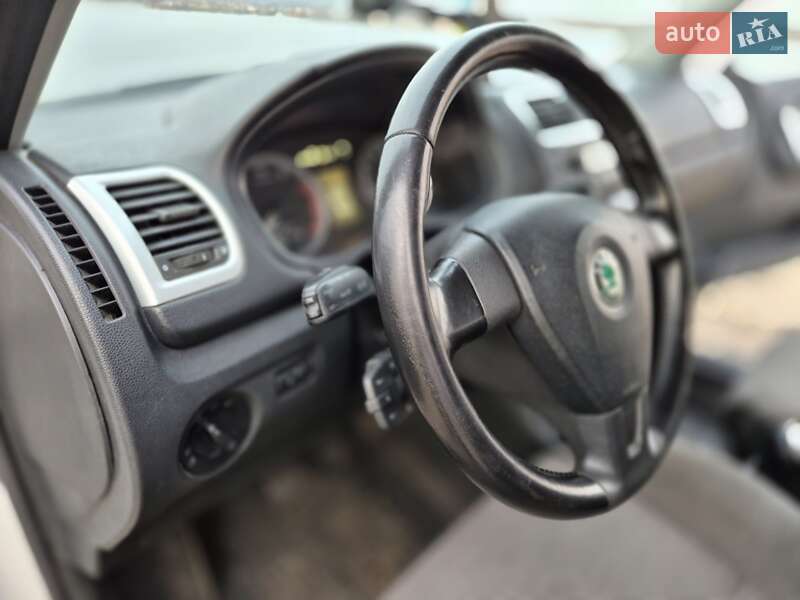 Універсал Skoda Fabia 2009 в Дніпрі