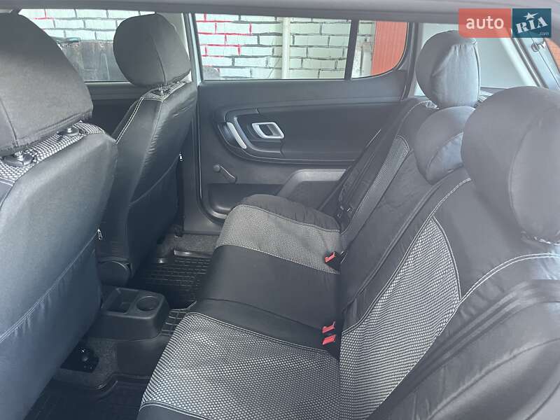 Хэтчбек Skoda Fabia 2008 в Золочеве