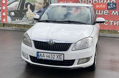 Хэтчбек Skoda Fabia 2012 в 