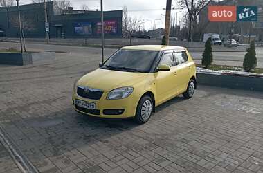 Хэтчбек Skoda Fabia 2008 в Запорожье