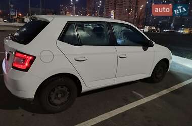 Хэтчбек Skoda Fabia 2017 в 