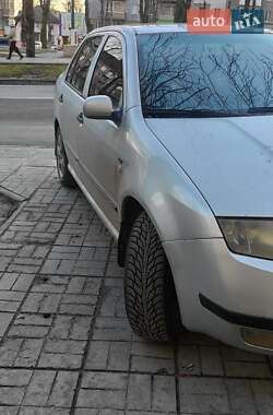 Седан Skoda Fabia 2002 в Днепре