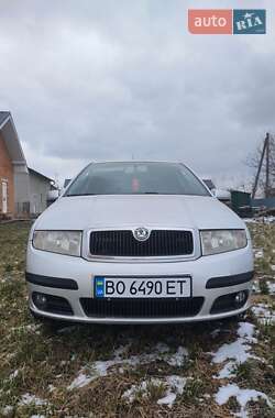 Седан Skoda Fabia 2004 в Бережанах