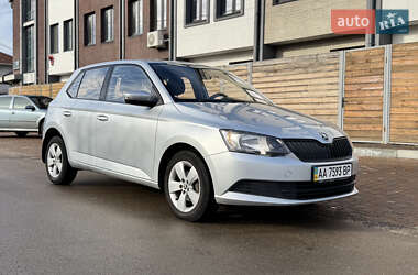 Хэтчбек Skoda Fabia 2015 в Киеве