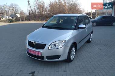 Хетчбек Skoda Fabia 2008 в Чернівцях