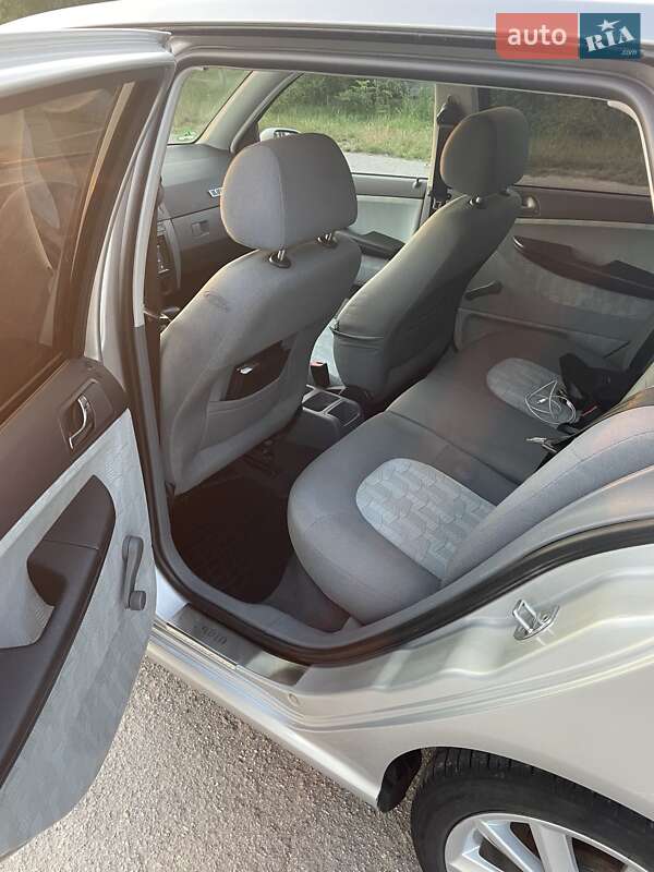 Универсал Skoda Fabia 2001 в Монастырище