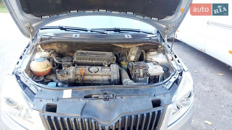 Хэтчбек Skoda Fabia 2012 в Пустомытах