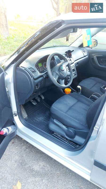 Хэтчбек Skoda Fabia 2012 в Пустомытах