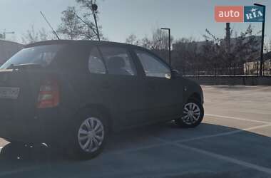 Хэтчбек Skoda Fabia 2002 в Киеве