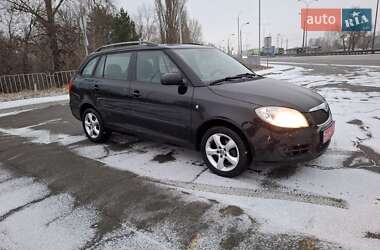 Універсал Skoda Fabia 2010 в Києві