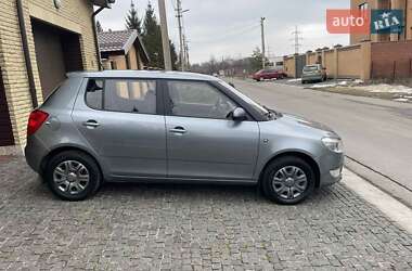 Хетчбек Skoda Fabia 2011 в Дніпрі