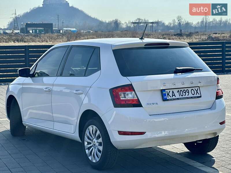 Хэтчбек Skoda Fabia 2019 в Мукачево