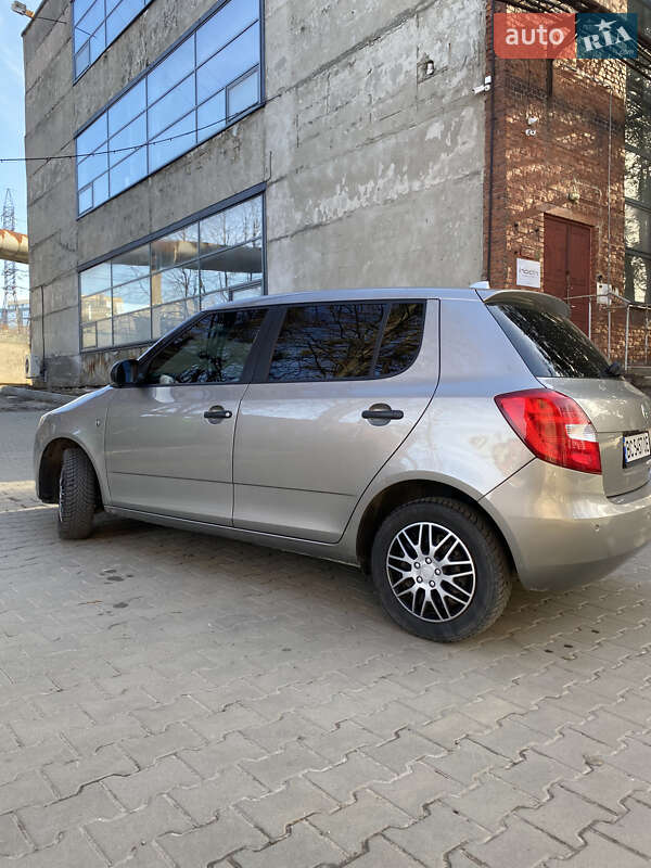Хэтчбек Skoda Fabia 2009 в Львове фото 5 Хэтчбек Skoda Fabia 2009 в Львове
