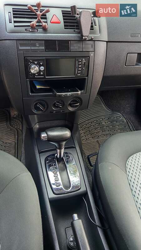 Универсал Skoda Fabia 2003 в Городке