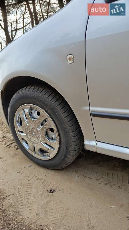 Универсал Skoda Fabia 2003 в Городке