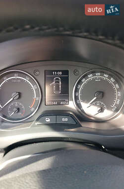 Хэтчбек Skoda Fabia 2010 в 