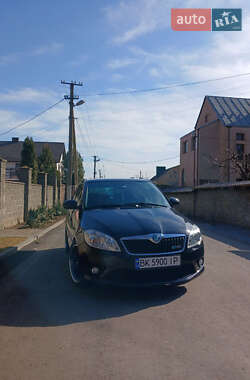 Хэтчбек Skoda Fabia 2011 в Здолбунове