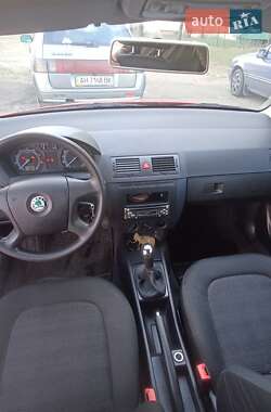 Хэтчбек Skoda Fabia 2004 в Киеве