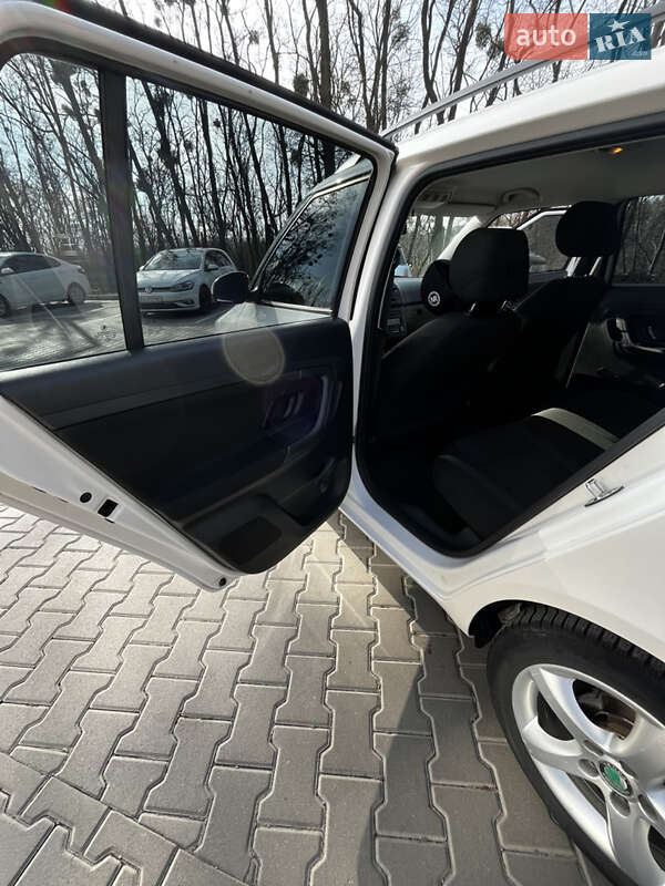 Универсал Skoda Fabia 2012 в Обухове