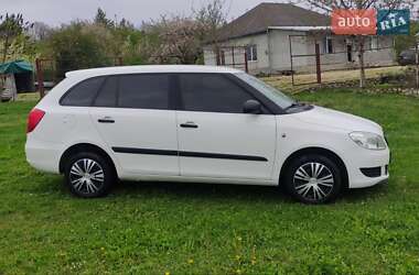 Універсал Skoda Fabia 2011 в Збаражі