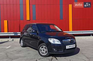 Хэтчбек Skoda Fabia 2008 в Киеве