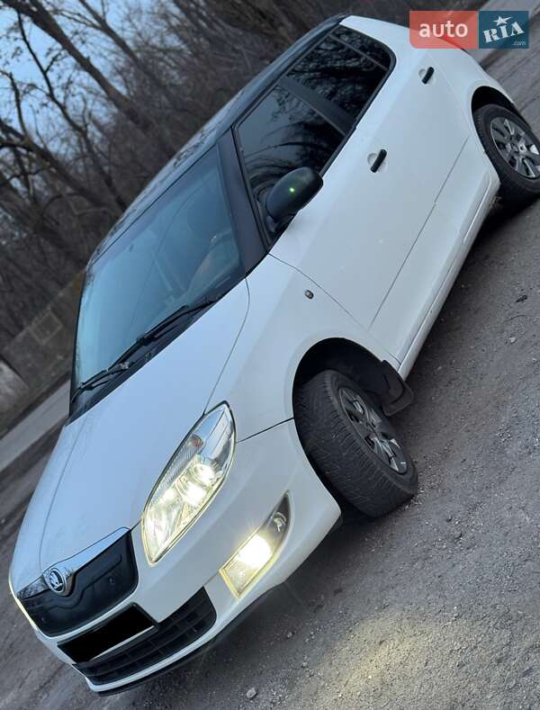 Хетчбек Skoda Fabia 2011 в Кривому Розі