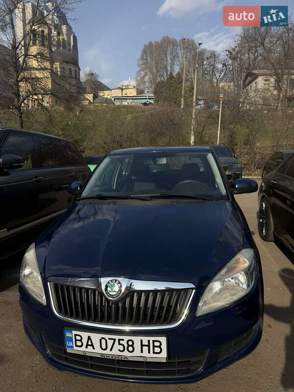 Хэтчбек Skoda Fabia 2011 в Киеве