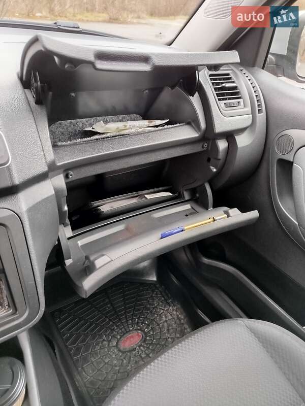 Універсал Skoda Fabia 2011 в Дніпрі