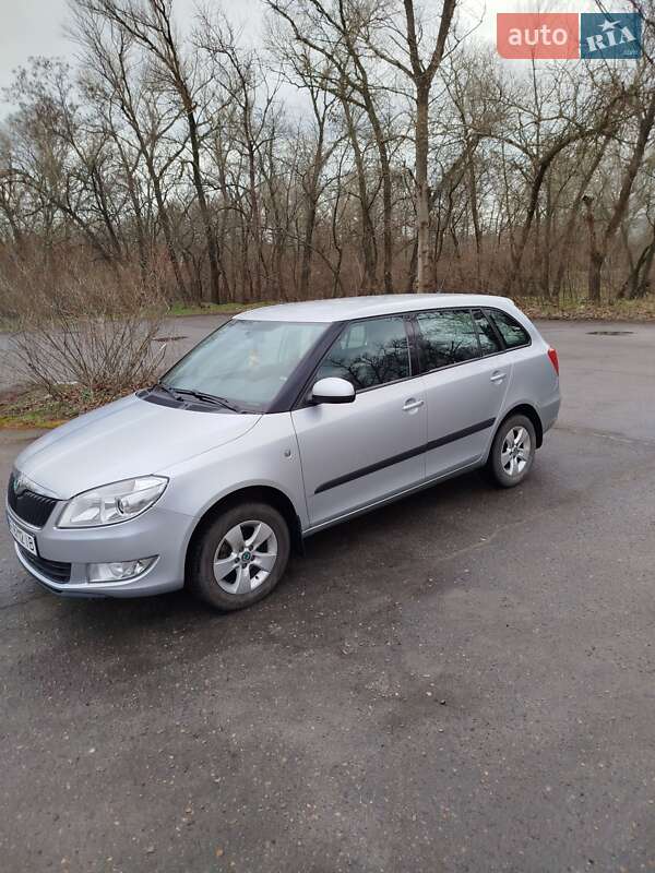 Універсал Skoda Fabia 2011 в Дніпрі