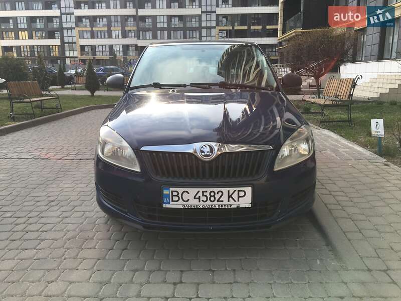 Хэтчбек Skoda Fabia 2014 в 