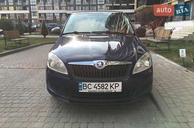 Хэтчбек Skoda Fabia 2014 в 