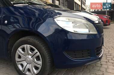 Хэтчбек Skoda Fabia 2014 в 
