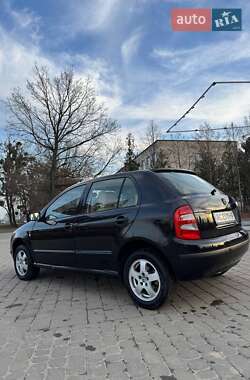 Хетчбек Skoda Fabia 2002 в 
